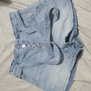 American eagle mom short